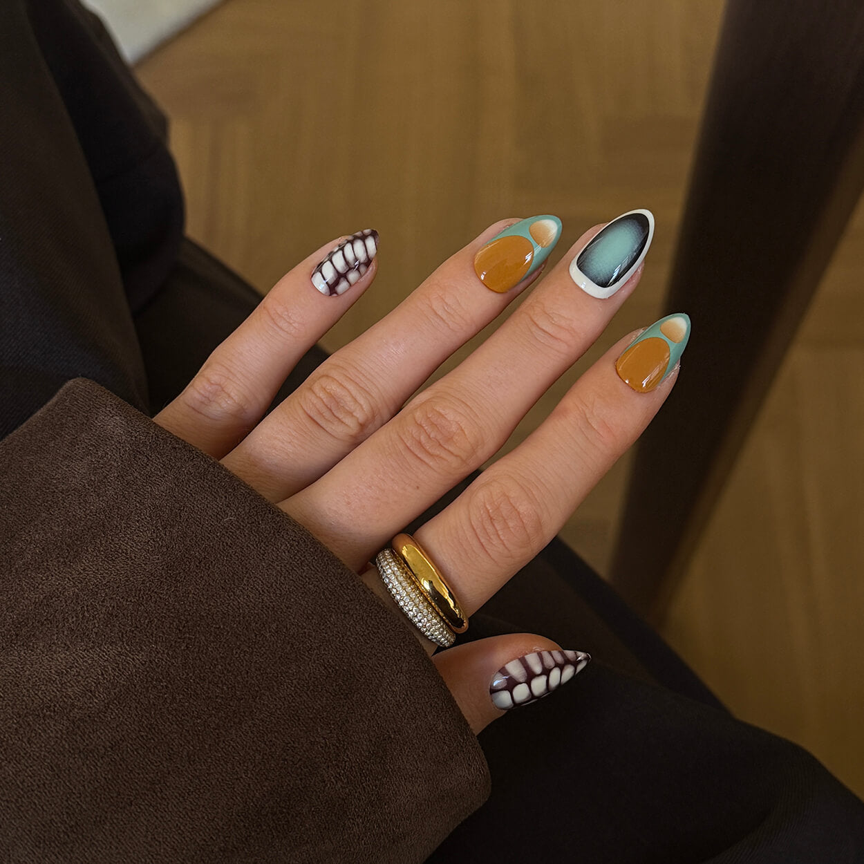 Freaky Deaky - Almond