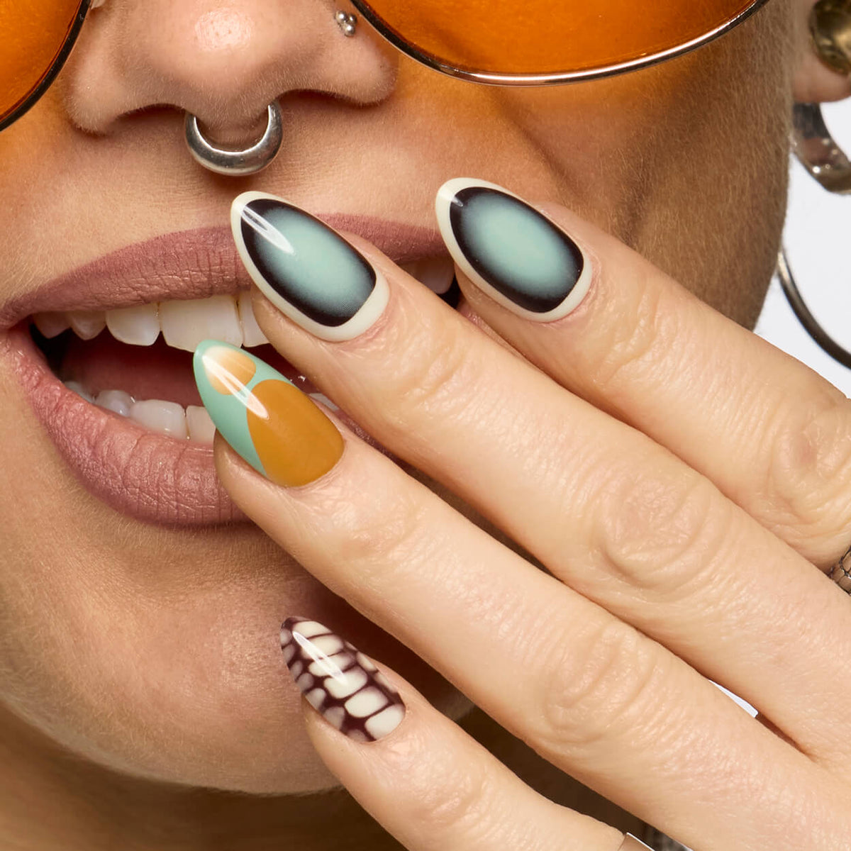 Freaky Deaky - Almond