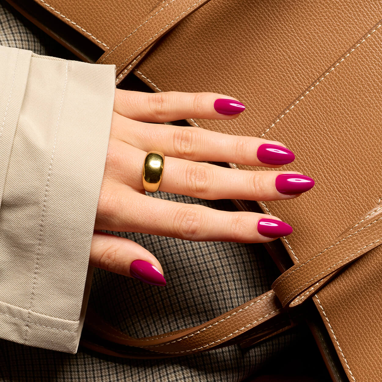 Hexed Heart - Almond