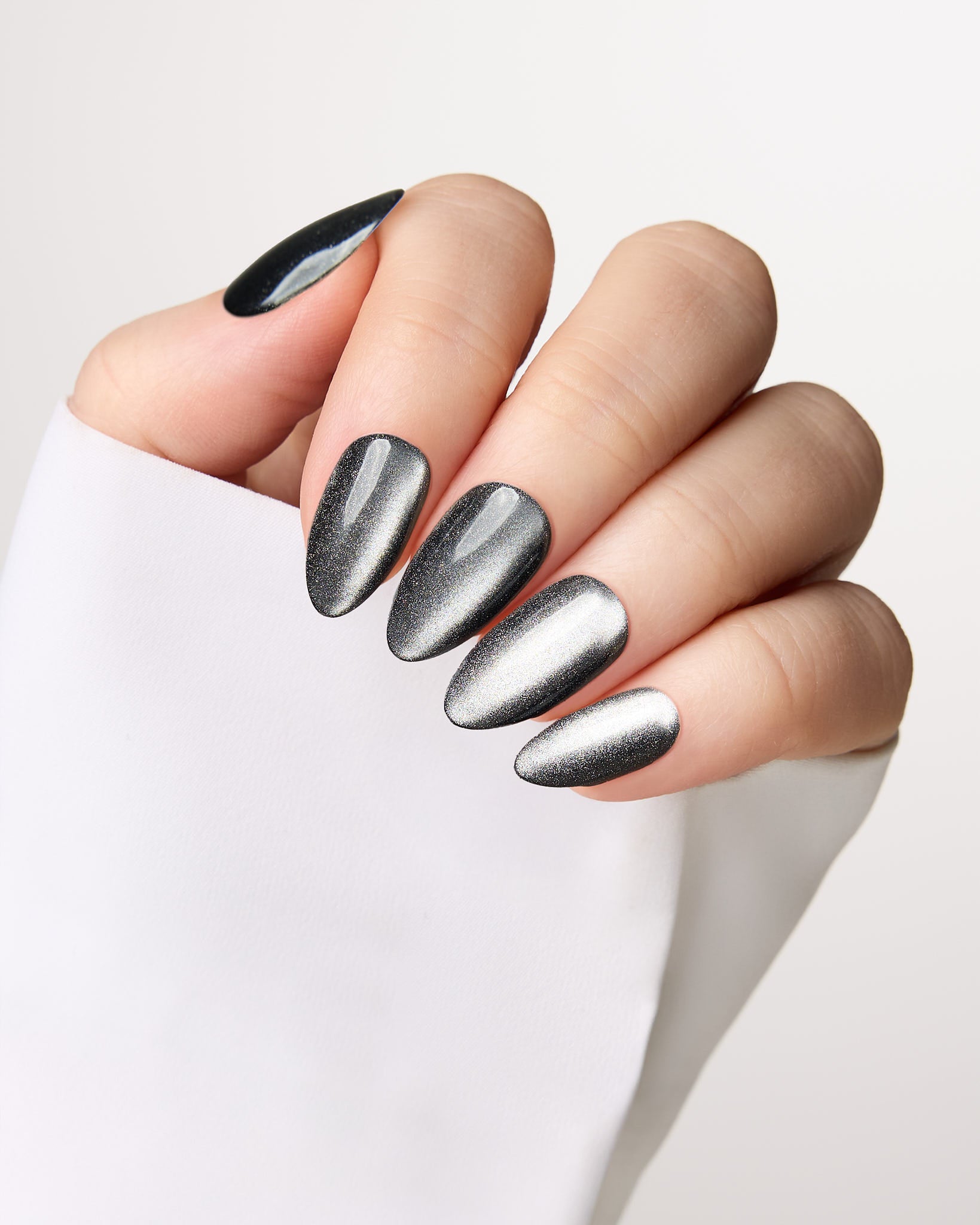 Onyx Cat Eye