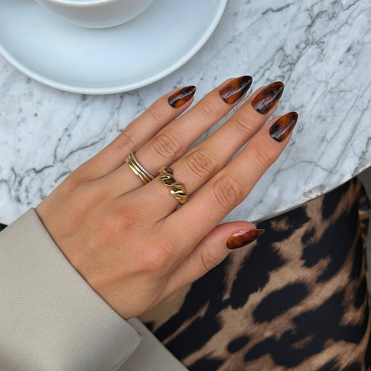 Toasty Tortie - Almond