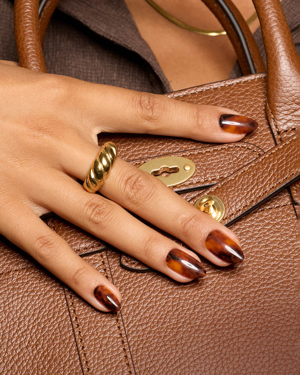 Toasty Tortie - Almond