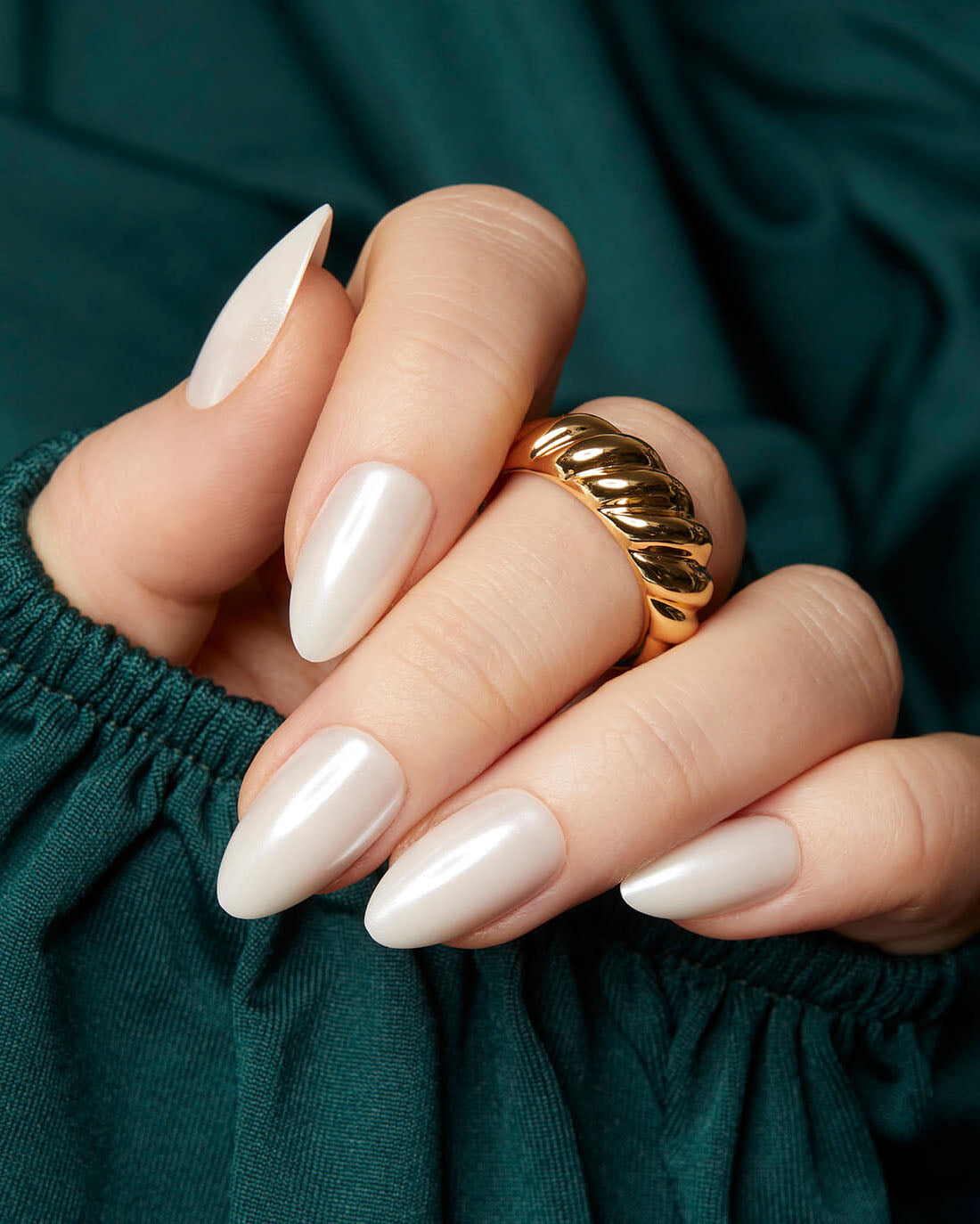 White Pearl - Almond